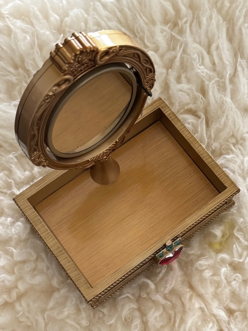 New BBW x Disney Villains Snow White Evil Queen Flippable Mirror Jewelry Holder